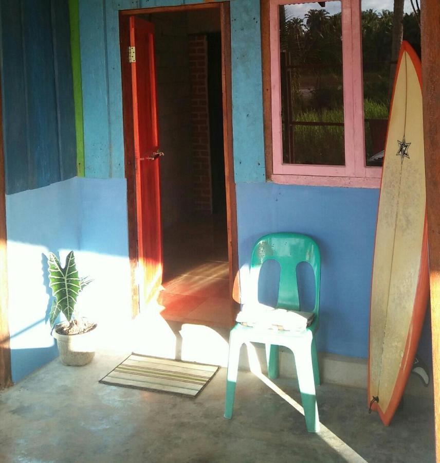 Salty Dog Hostel Telukdalem Exteriör bild